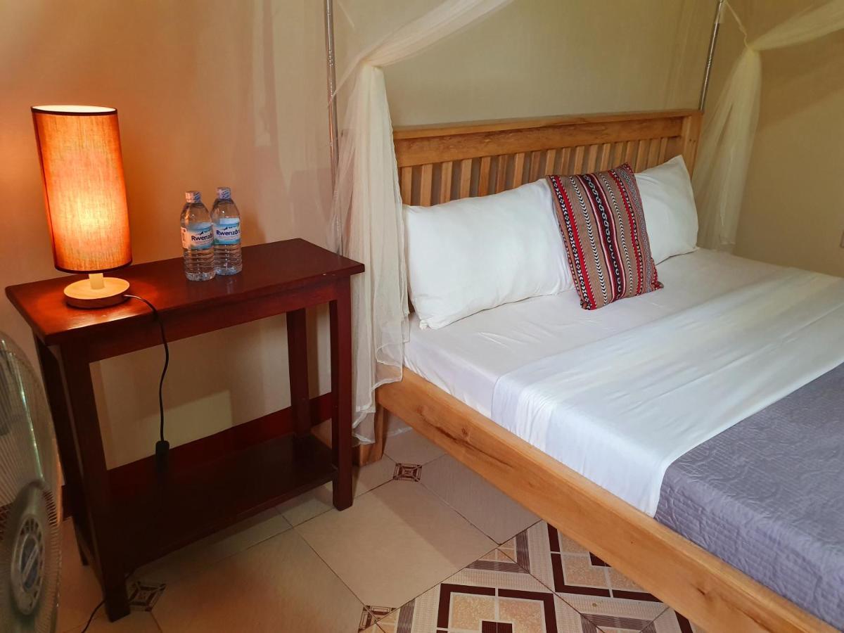 Annas Bed And Breakfast Entebbe Exteriér fotografie